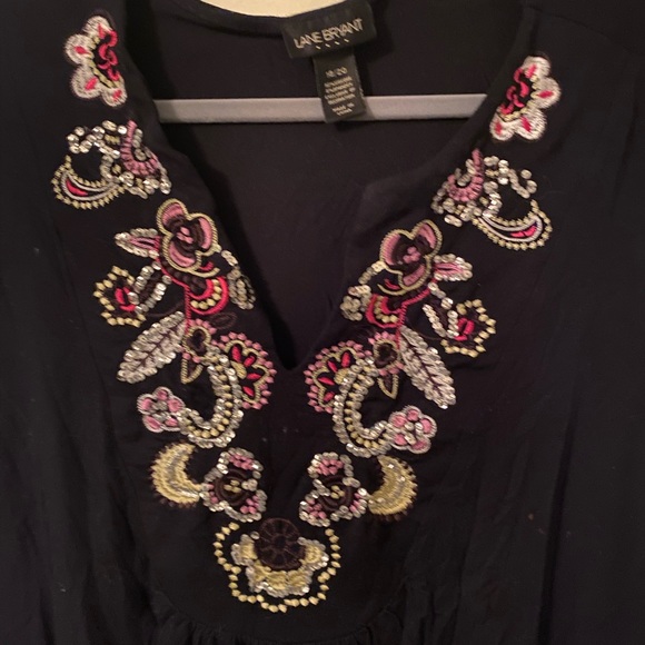 Lane Bryant women’s tunic top with embroidery/ sequin embellishment. Size 18/20. - Picture 2 of 6